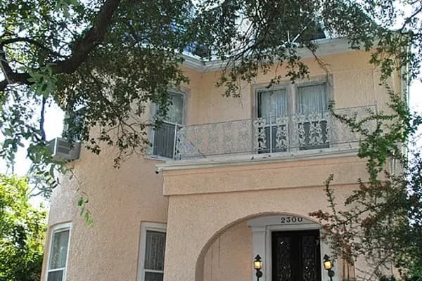 Garden District photo 6