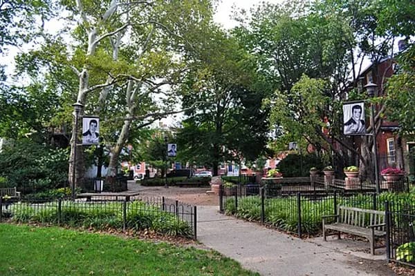 Queen Village photo 6